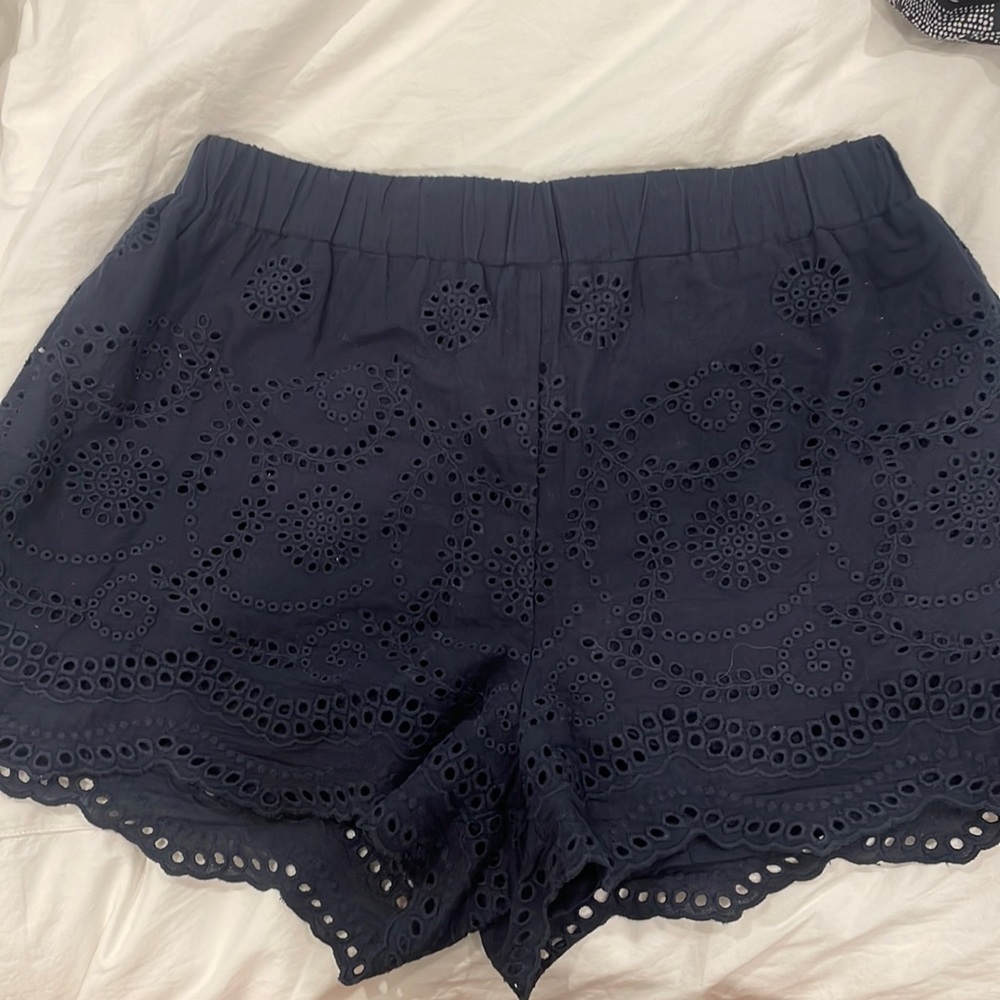 Maven West Scallop Hem Shorts Size Small NWT